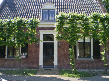 Leilinde voor monument