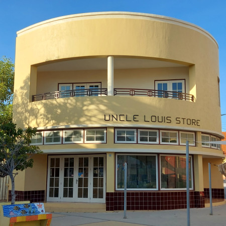 Uncle Louis Store Aruba 1